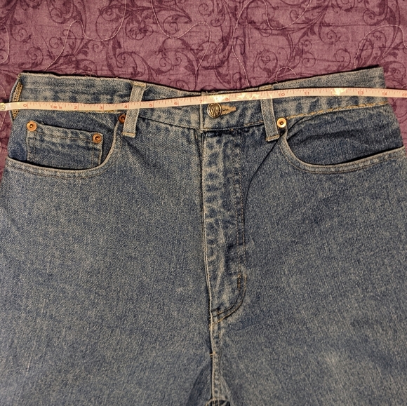 Vintage Mom Jeans - Picture 3 of 4